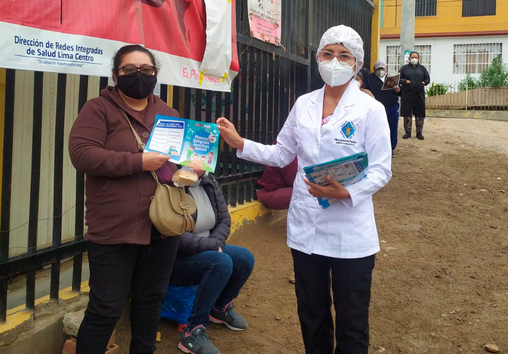 EGRESADOS DE LA FACULTAD DE FARMACIA Y BIOQUÍMICA DE NORBERT WIENER EN PRIMERA LÍNEA DE BATALLA CONTRA LA COVID-19