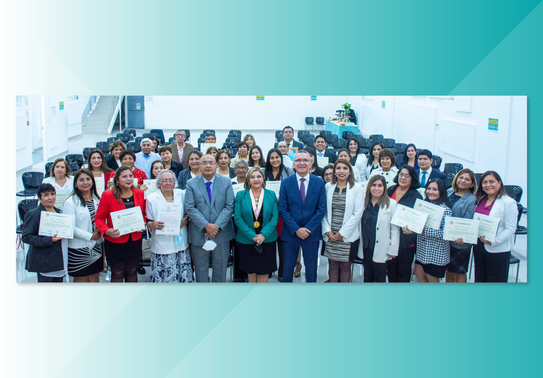 COLEGIO DE ENFERMEROS DEL PERÚ ENTREGÓ RECONOCIMIENTO A DOCENTES DE LA EAP DE ENFERMERÍA DE LA UNIVERSIDAD NORBERT WIENER