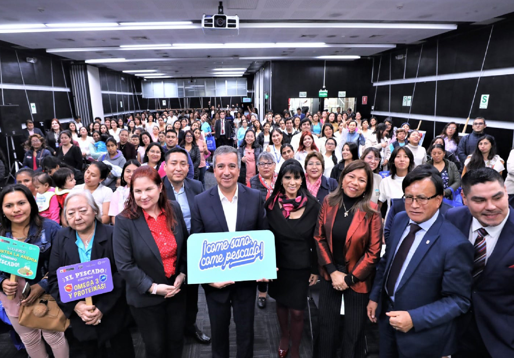 ESTUDIANTES DE LA EAP DE NUTRICIÓN Y DIETÉTICA RECIBIERON RECONOCIMIENTO DEL MINISTERIO DE LA PRODUCCIÓN POR SU PARTICIPACIÓN EN EL PROGRAMA PESCANUTRICIÓN