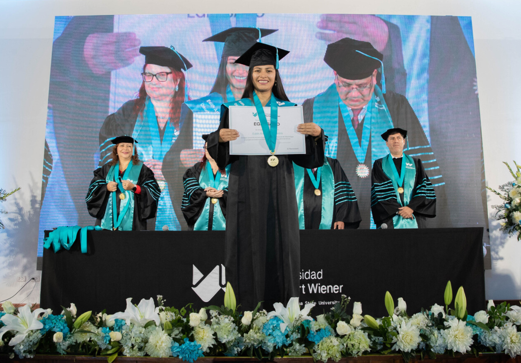 VICEMINISTRA DE POLÍTICAS Y EVALUACIÓN SOCIAL DEL MIDIS DIO LA BIENVENIDA AL MUNDO PROFESIONAL A GRADUADOS DE LA UNIVERSIDAD NORBERT WIENER