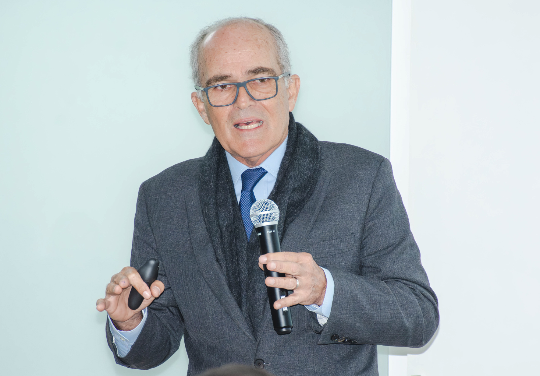 ROQUE BENAVIDES, EMPRESARIO Y DOCENTE UNIVERSITARIO, OFRECIÓ MAGISTRAL CONFERENCIA EN LA ESCUELA DE POSGRADO DE LA UNIVERSIDAD NORBERT WIENER
