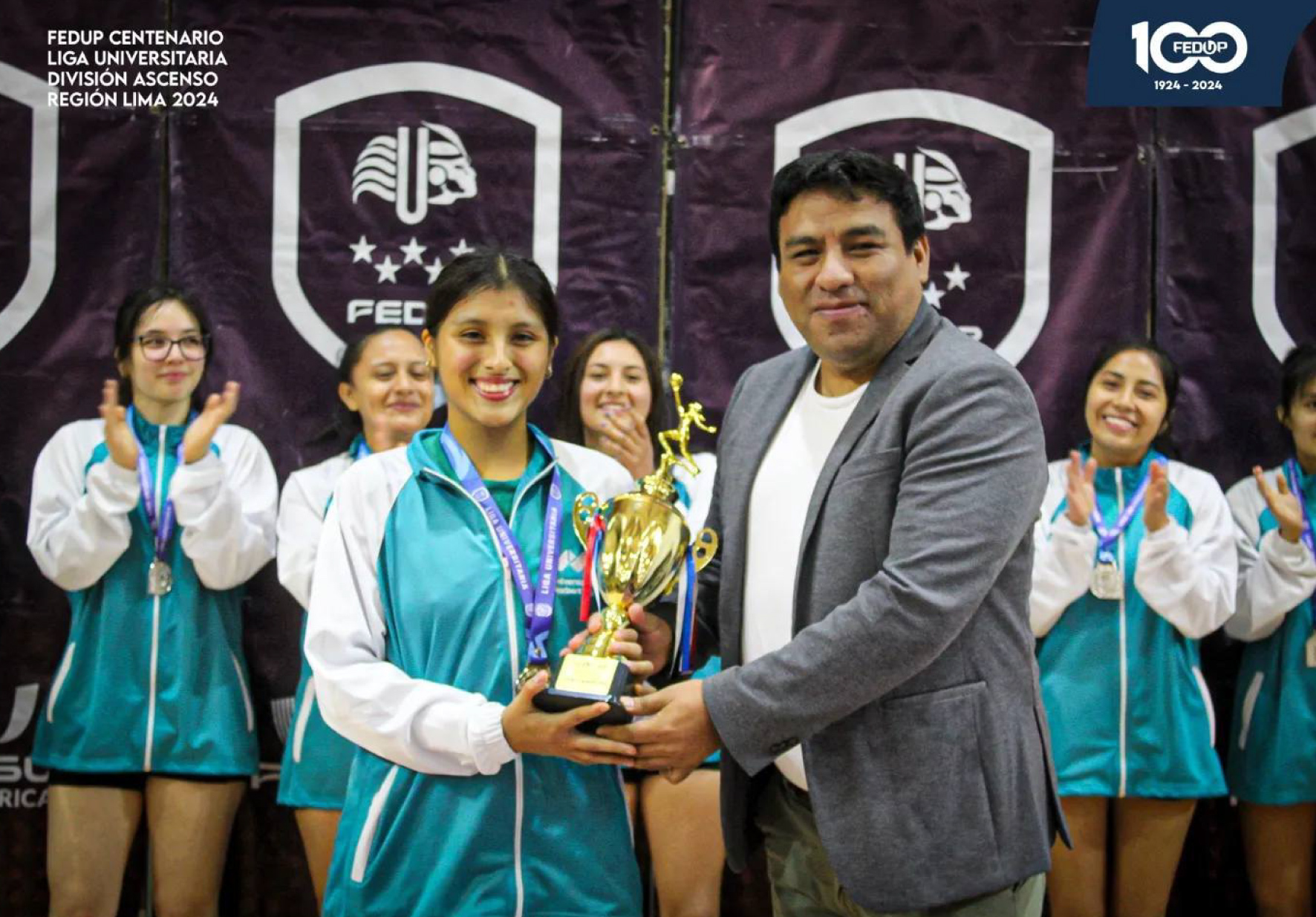 SELECCIÓN DE VÓLEY DE LA UNIVERSIDAD NORBERT WIENER LOGRÓ SU PASE A LA PRIMERA DIVISIÓN AL SUBCAMPEONAR EN CERTAMEN ORGANIZADO POR LA FEDUP
