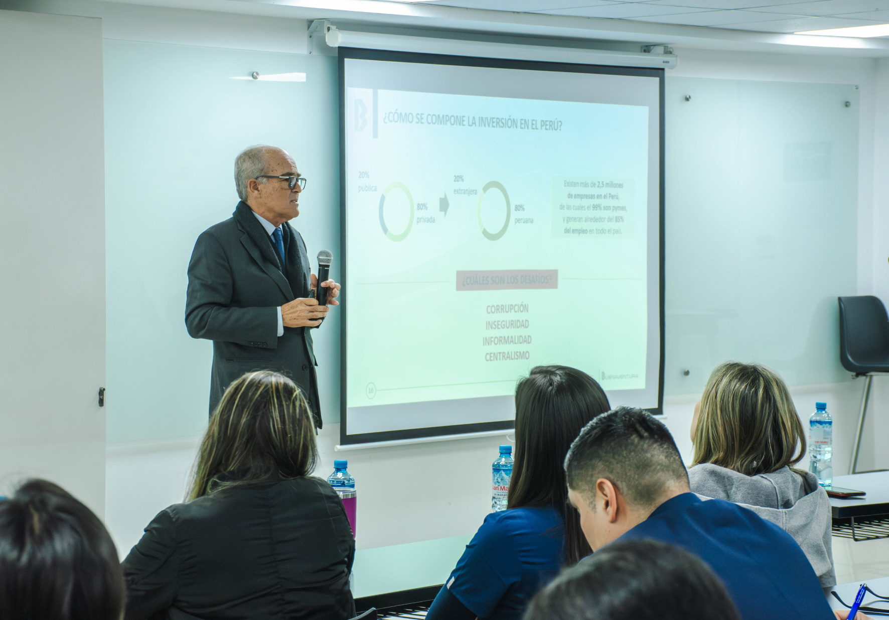 ROQUE BENAVIDES, EMPRESARIO Y DOCENTE UNIVERSITARIO, OFRECIÓ MAGISTRAL CONFERENCIA EN LA ESCUELA DE POSGRADO DE LA UNIVERSIDAD NORBERT WIENER