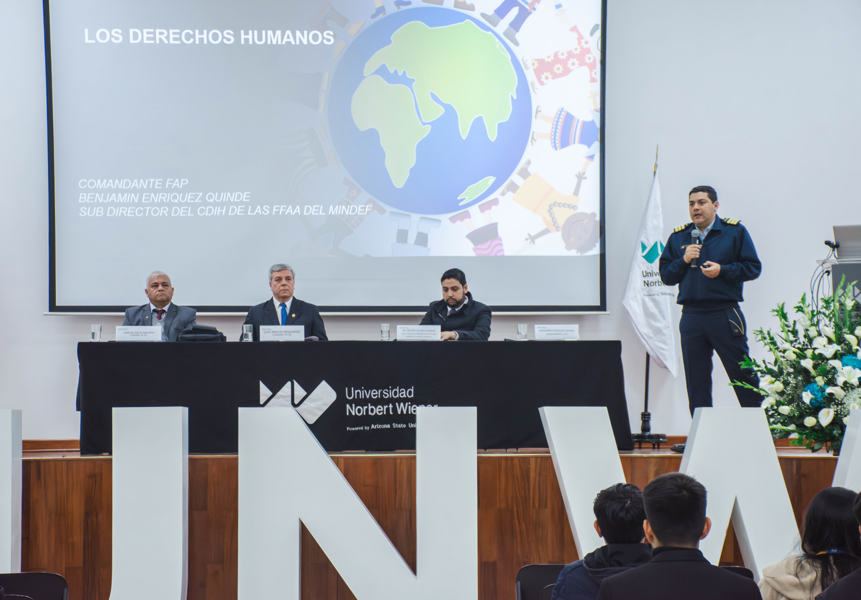 CARRERA DE DERECHO Y CIENCIA POLÍTICA DE LA UNIVERSIDAD NORBERT WIENER ORGANIZÓ SEMINARIO SOBRE DERECHO HUMANITARIO Y DERECHOS HUMANOS