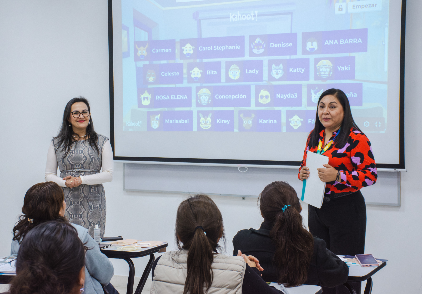 ESPECIALISTAS DE COLOMBIA Y MÉXICO DICTARON CONFERENCIAS MAGISTRALES A ENFERMERAS DE LA SEGUNDA ESPECIALIDAD DE ENFERMERÍA DE LA UNIVERSIDAD NORBERT WIENER