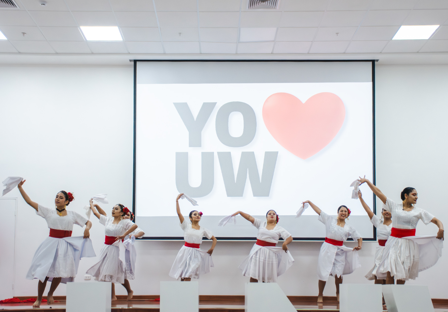 DECANOS Y DIRECTORES DE CARRERA DE LA UNIVERSIDAD NORBERT WIENER DIERON LA BIENVENIDA A SUS NUEVOS ESTUDIANTES