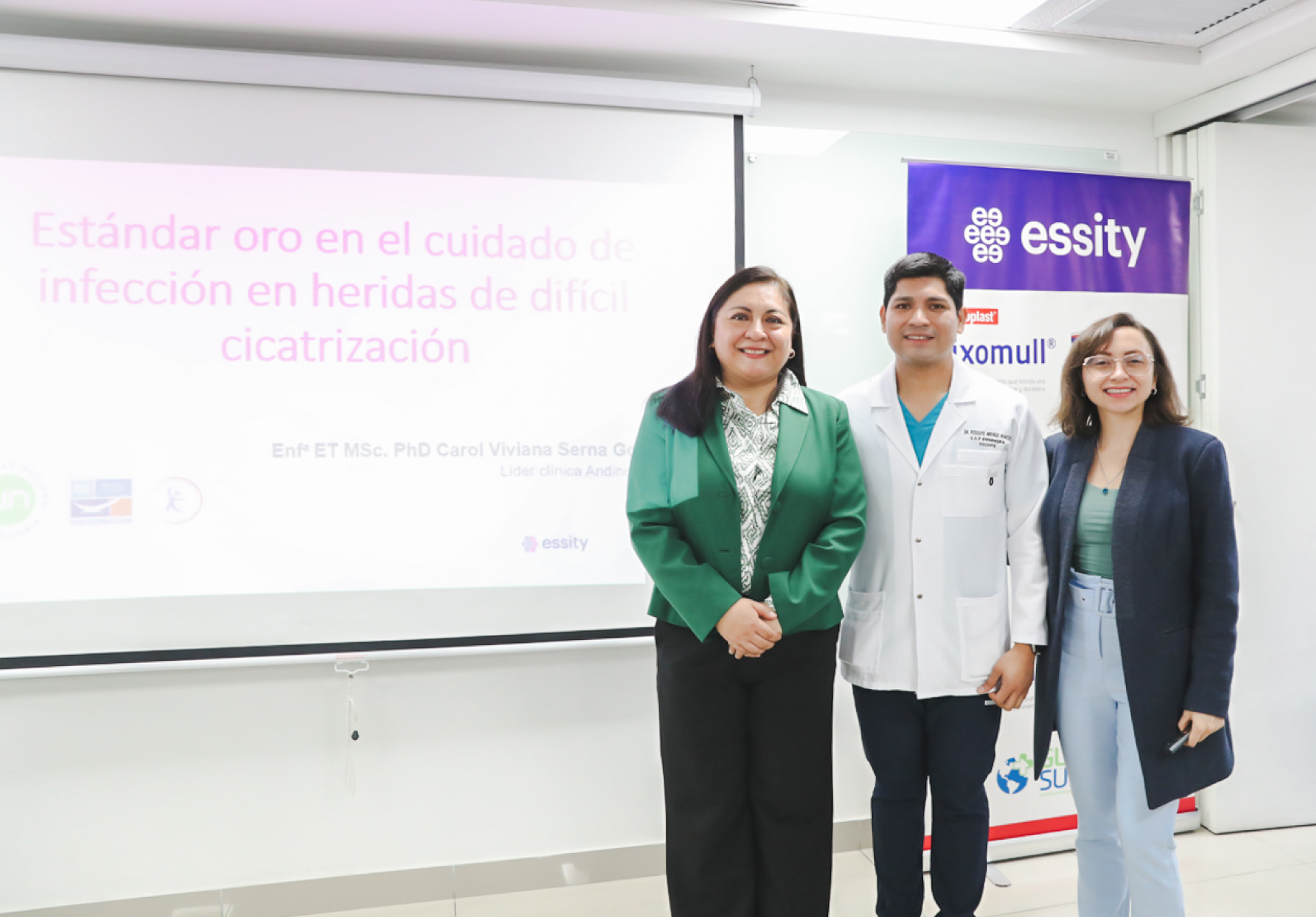 ESPECIALISTAS DE COLOMBIA Y MÉXICO DICTARON CONFERENCIAS MAGISTRALES A ENFERMERAS DE LA SEGUNDA ESPECIALIDAD DE ENFERMERÍA DE LA UNIVERSIDAD NORBERT WIENER