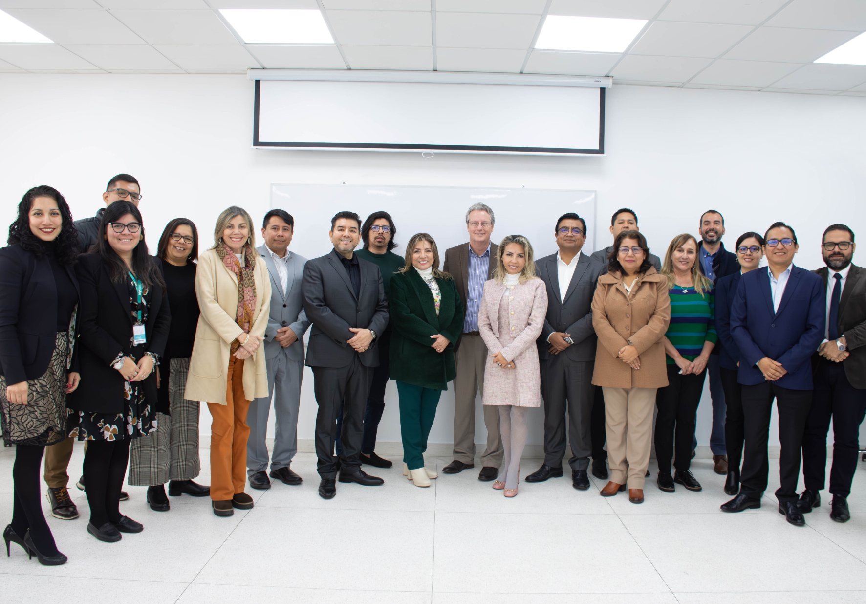 DIRECTOR DE INNOVACIÓN DIGITAL DEL INSTITUTO DE DISEÑO UNIVERSITARIO DE ARIZONA STATE UNIVERSITY VISITÓ LA UNIVERSIDAD NORBERT WIENER