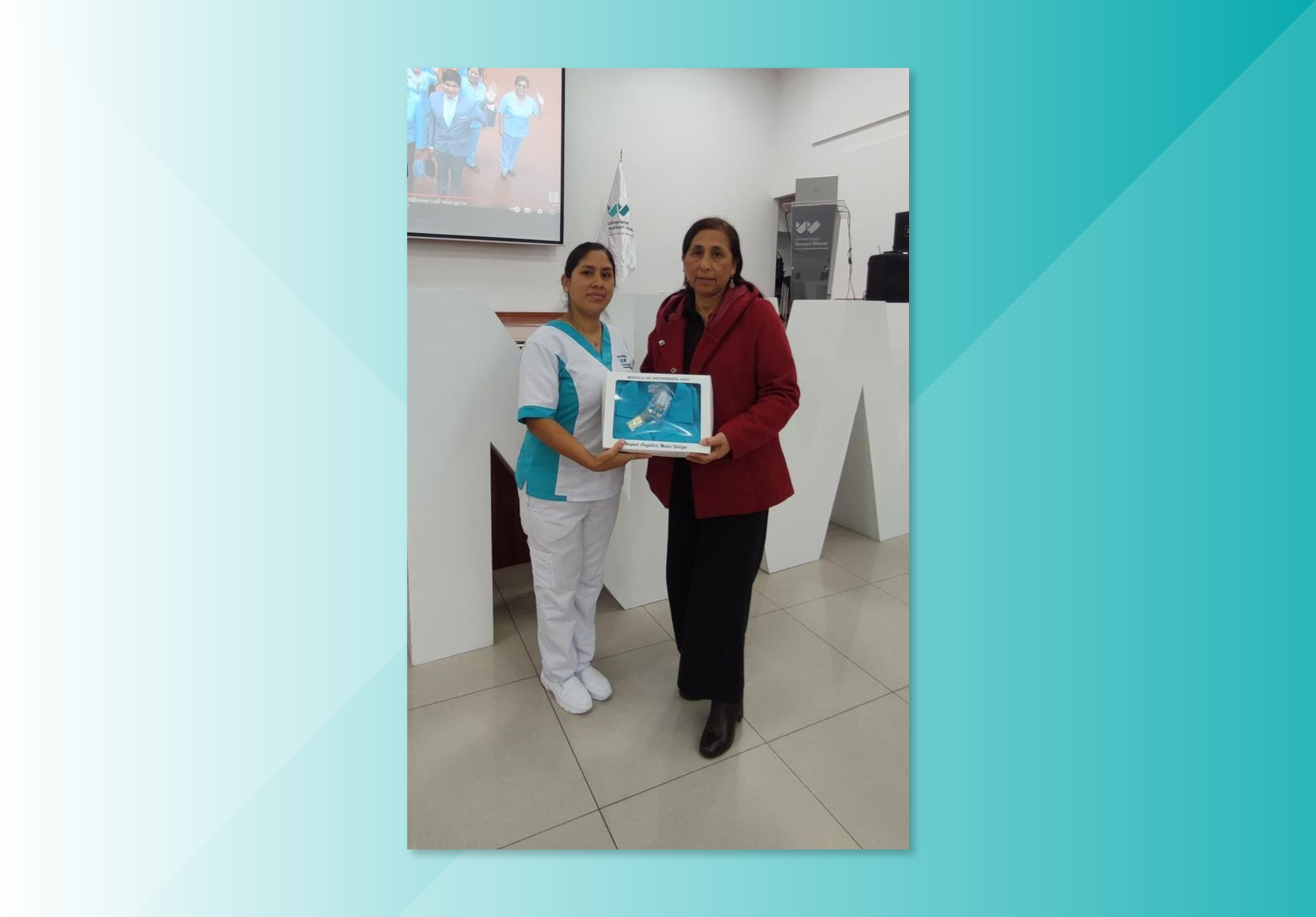 INTERNOS DE LA CARRERA DE ENFERMERÍA DE LA UNIVERSIDAD NORBERT WIENER PARTICIPARON EN CEREMONIA MÍSTICA DE CAMBIO DE UNIFORME