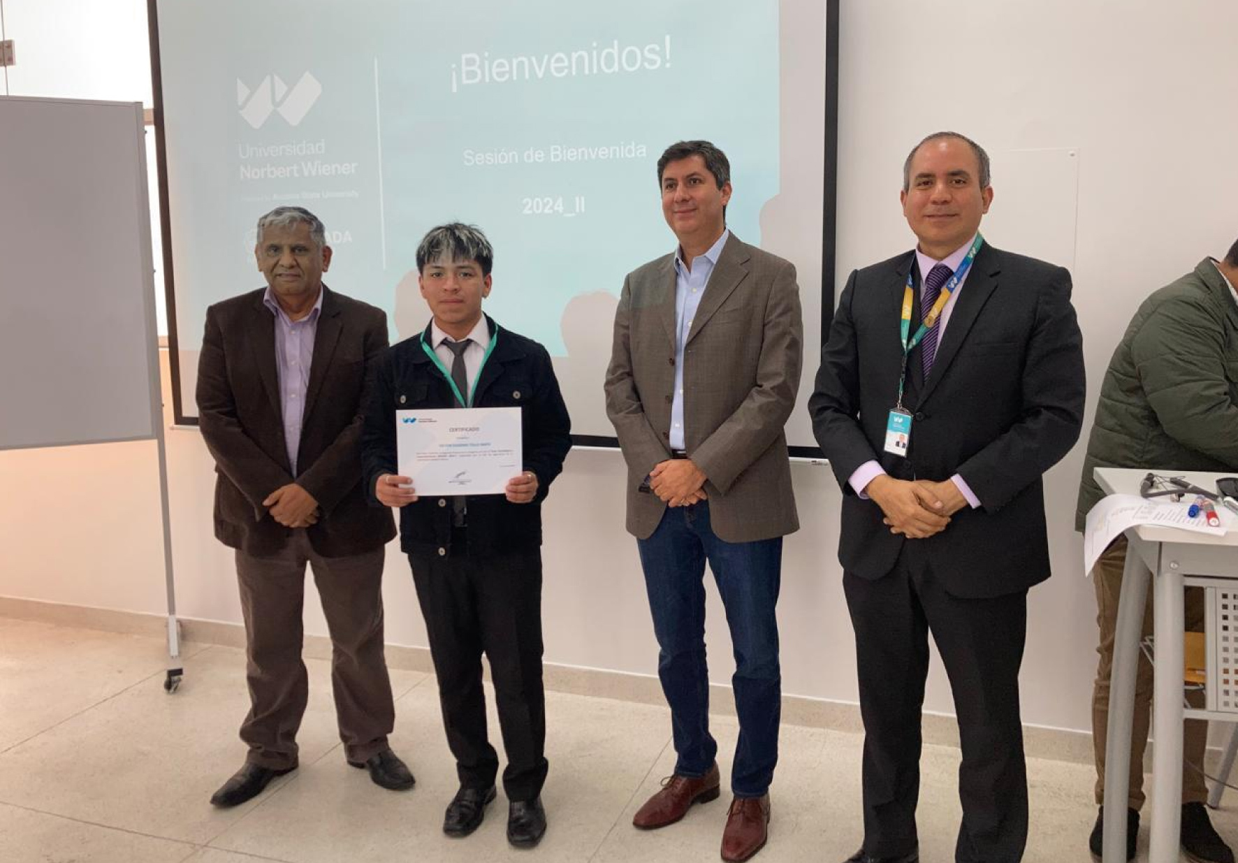 GANADORES DE LA FERIA TECNOLÓGICA Y EMPRENDIMIENTO WIENER 2024-I RECIBIERON EL RECONOCIMIENTO A SU CREATIVIDAD E INNOVACIÓN