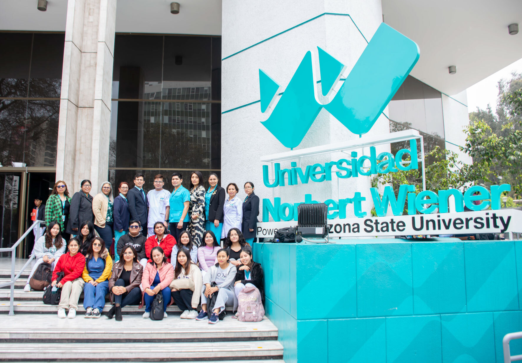 NUESTRO ESTUDIANTE DE ENFERMERÍA, VÍCTIMA DEL ATAQUE DE DELINCUENTES, VISITÓ LA UNIVERSIDAD NORBERT WIENER PARA COORDINAR SU REINCORPORACIÓN