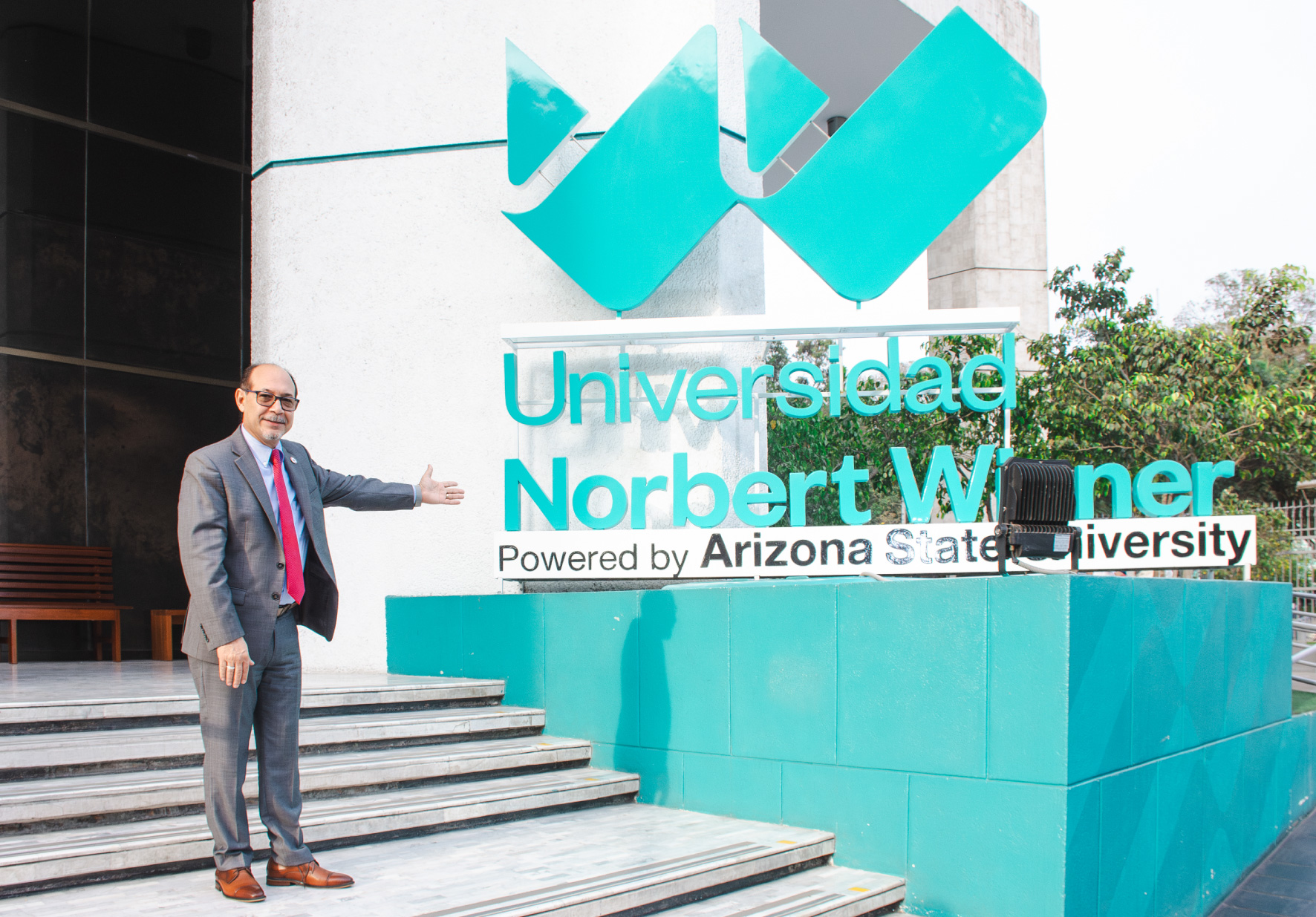 AUTORIDADES DE LA UNIVERSIDAD NORBERT WIENER SE REUNIERON CON RECTOR DE LA UNIVERSIDAD ALBIZU, DE PUERTO RICO