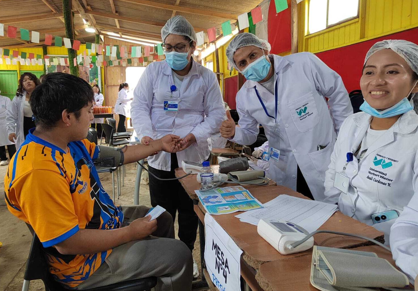 PROGRAMA ACADÉMICO DE FARMACIA Y BIOQUÍMICA DE LA UNIVERSIDAD NORBERT WIENER REALIZÓ CAMPAÑA DE SALUD EN BENEFICIO DE LOS POBLADORES DEL A.H. CORAZÓN DE JESÚS DE VENTANILLA