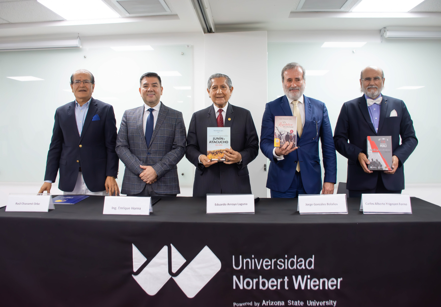 CONGRESO MUNDIAL POR EL BICENTENARIO DE LA HISTÓRICA BATALLA DE AYACUCHO SE REALIZÓ EN LA UNIVERSIDAD NORBERT WIENER