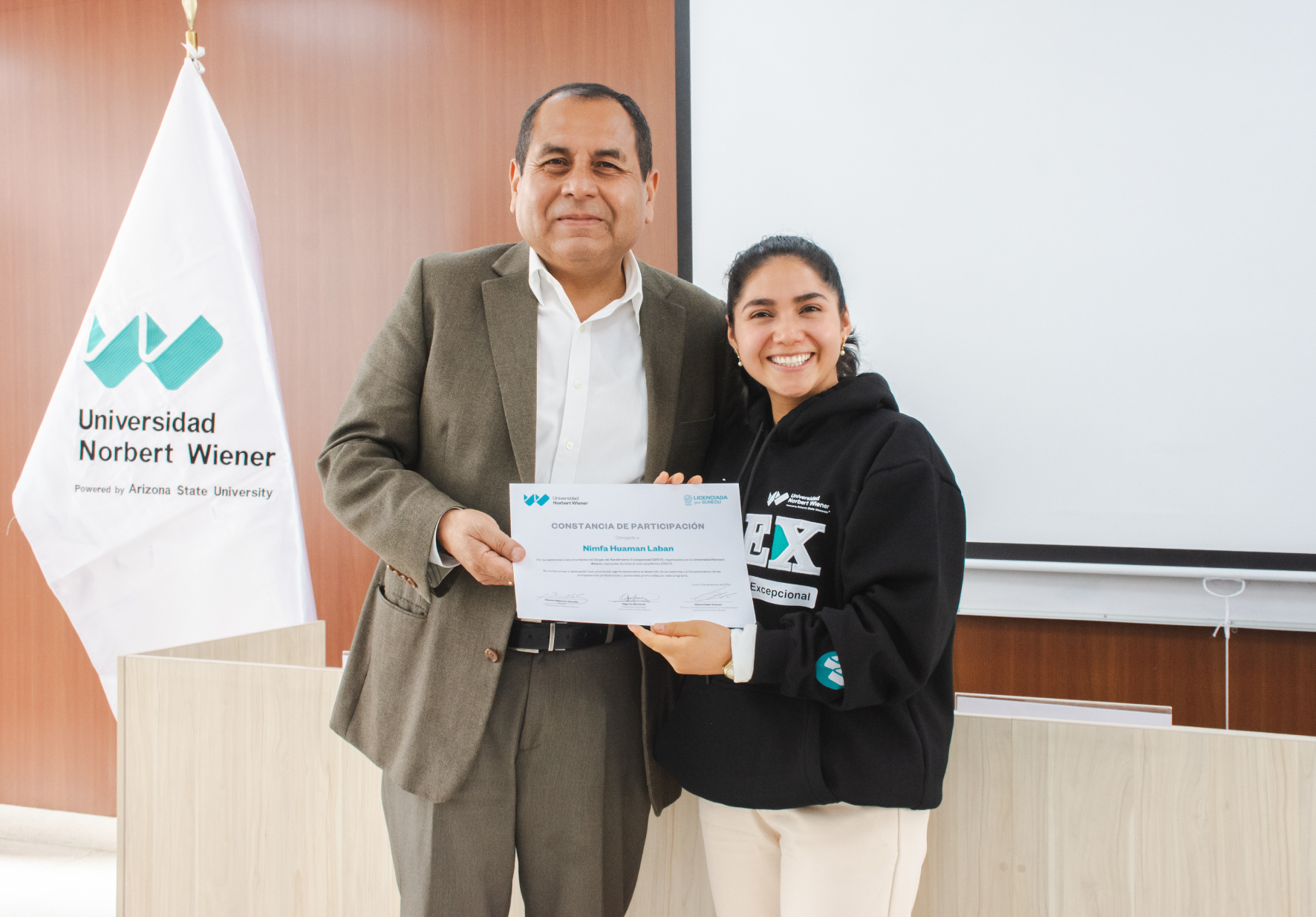 AUTORIDADES DE LA UNIVERSIDAD NORBERT WIENER PRESIDIERON CEREMONIA DE CLAUSURA DEL PROGRAMA DE CAPACITACIÓN PARA EL GRUPO DE RENDIMIENTO EXCEPCIONAL WIENER