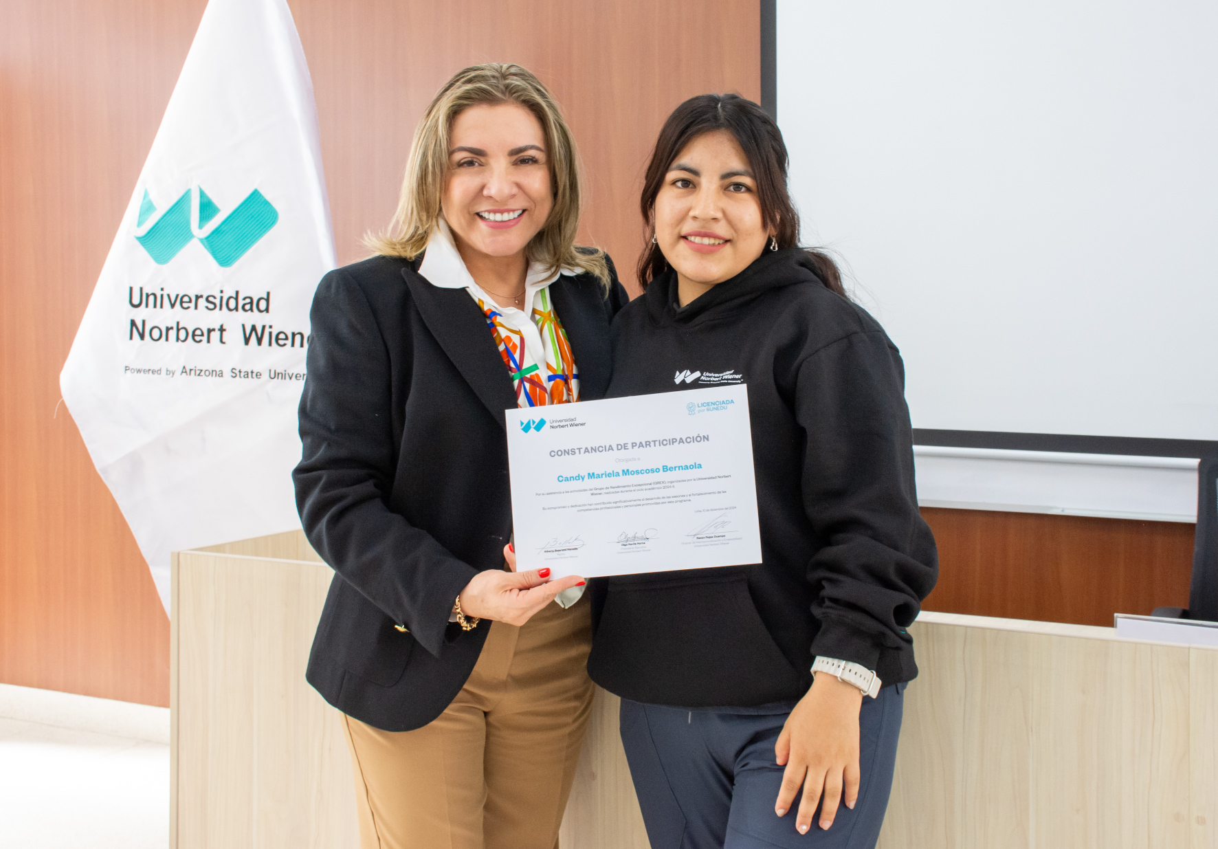 AUTORIDADES DE LA UNIVERSIDAD NORBERT WIENER PRESIDIERON CEREMONIA DE CLAUSURA DEL PROGRAMA DE CAPACITACIÓN PARA EL GRUPO DE RENDIMIENTO EXCEPCIONAL WIENER