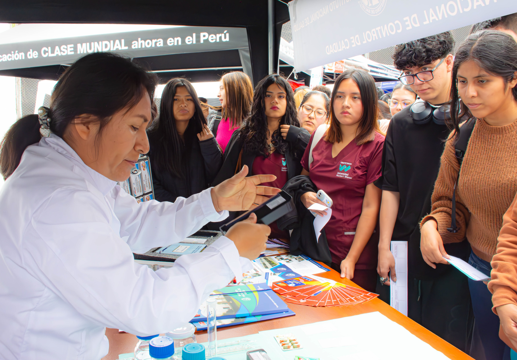 DIGEMID REALIZÓ EN LA UNIVERSIDAD NORBERT WIENER CAMPAÑA DE DIFUSIÓN SOBRE EL RIESGO DE CONSUMIR MEDICAMENTOS MOTIVADO POR LA PUBLICIDAD ENGAÑOSA