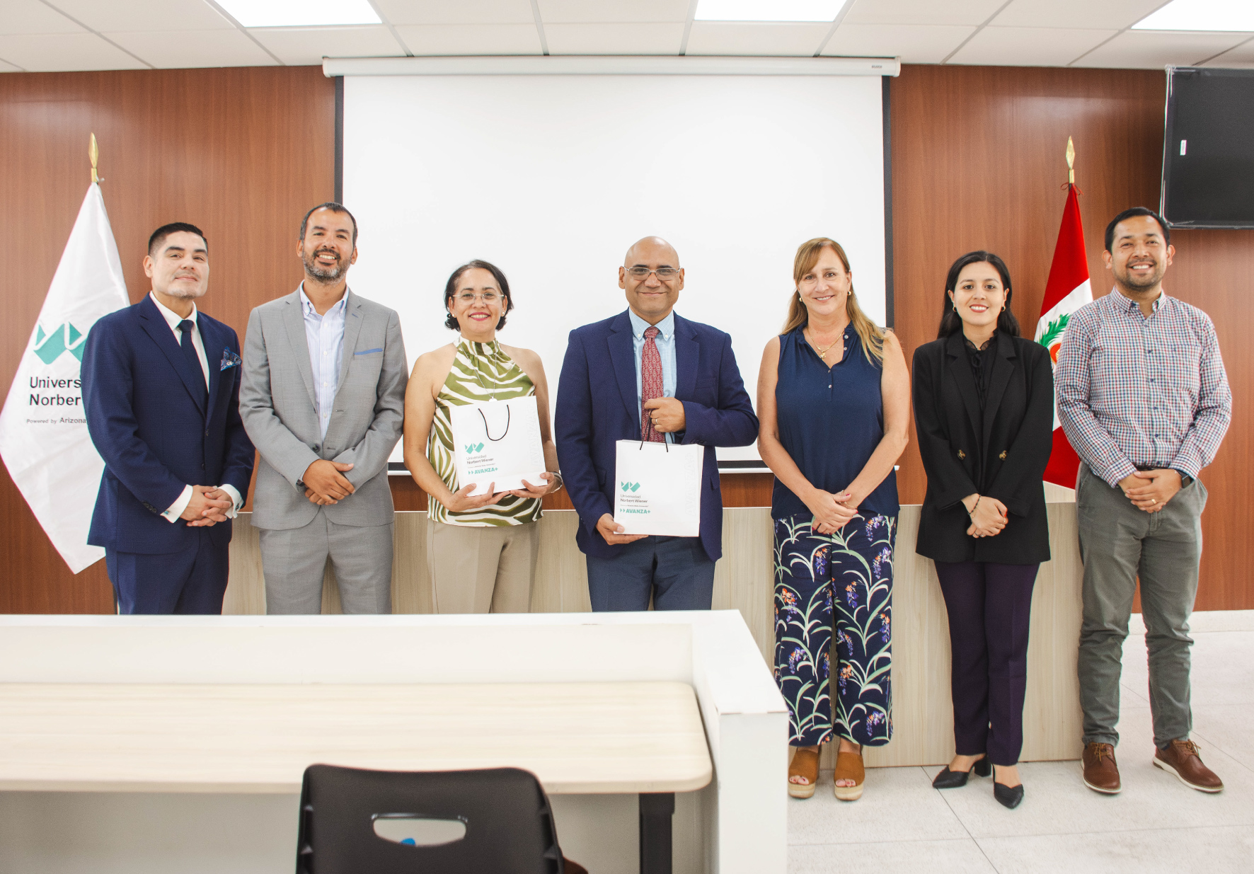 DELEGACIÓN DE LA UNIVERSIDAD AUTÓNOMA DE GUADALAJARA VISITÓ LA UNIVERSIDAD NORBERT WIENER