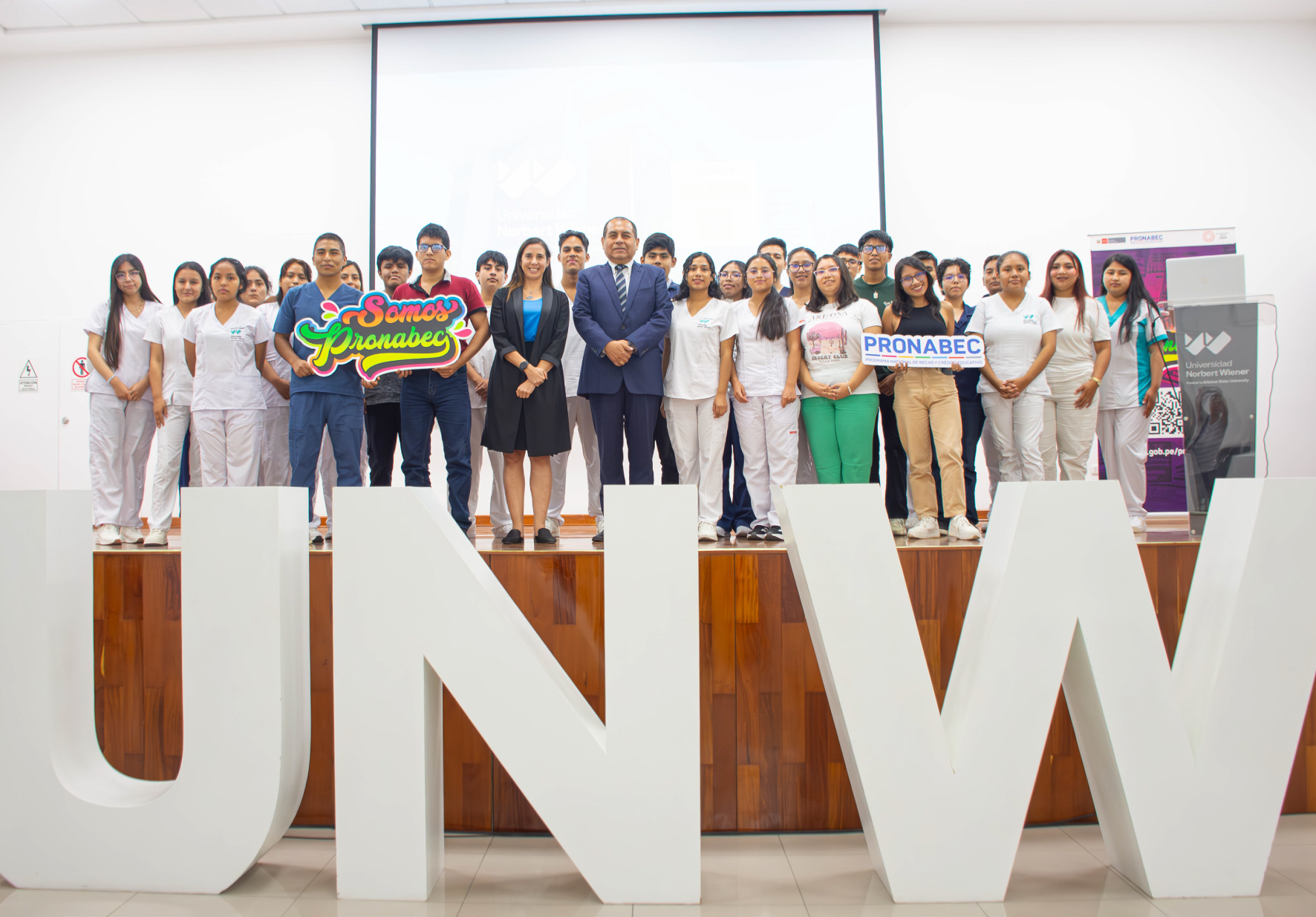 DIRECTORA EJECUTIVA DE PRONABEC PARTICIPÓ EN CEREMONIA DE BIENVENIDA A BECARIOS DE LA UNIVERSIDAD NORBERT WIENER