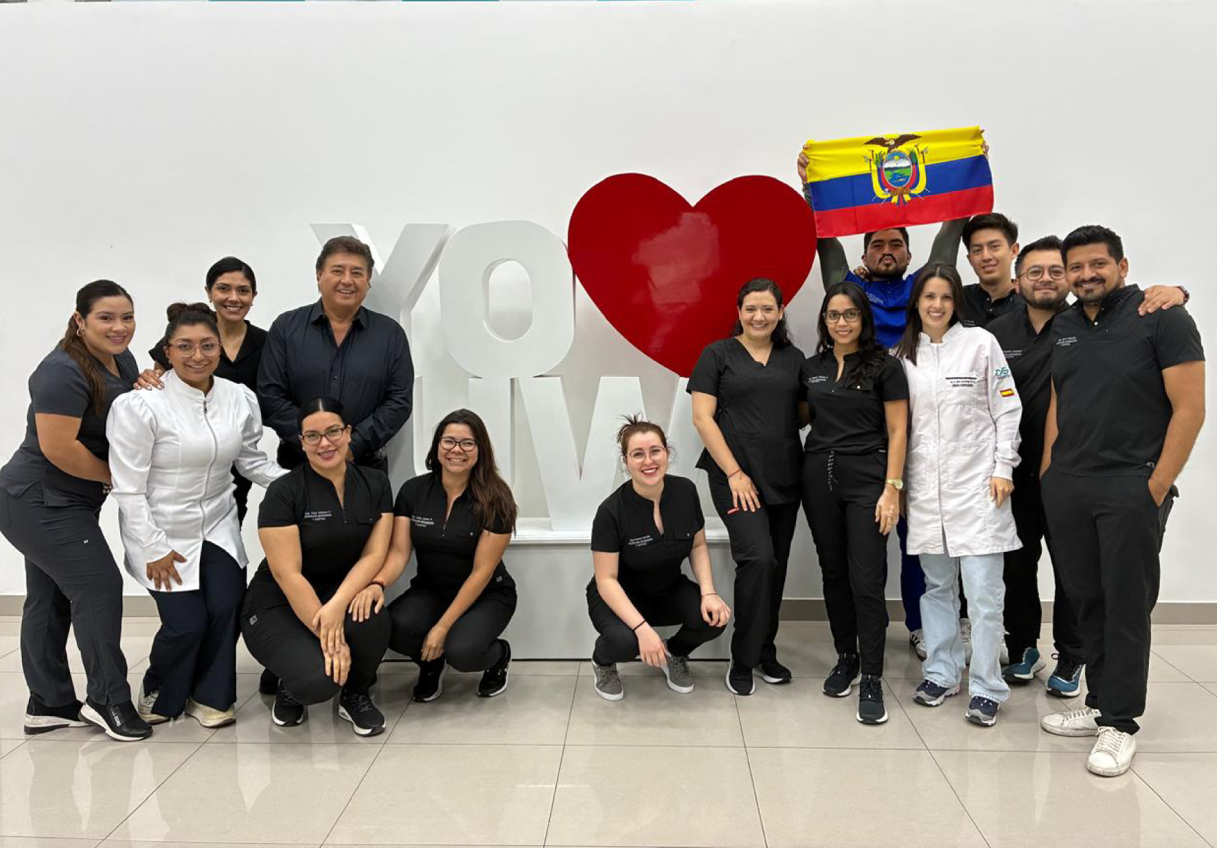 ESTUDIANTES DE POSGRADO ECUATORIANOS REALIZAN MINIRRESIDENTADOS DE ODONTOLOGÍA EN UNIVERSIDAD NORBERT WIENER