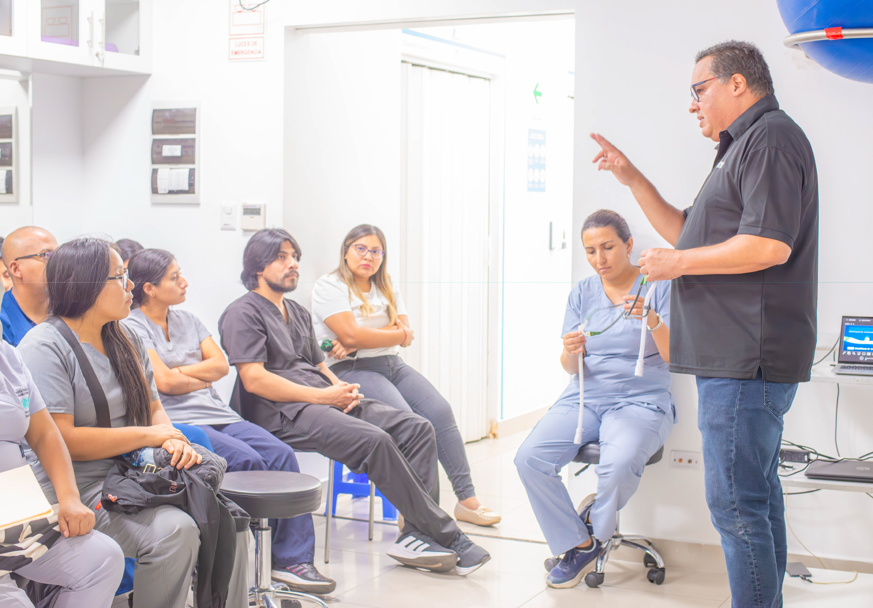 ESPECIALISTA EN CUIDADOS INTENSIVOS Y MEDICINA DEL SUEÑO DE LA NBRC DICTÓ TALLER DIRIGIDO A ESTUDIANTES DE LA UNIVERSIDAD NORBERT WIENER