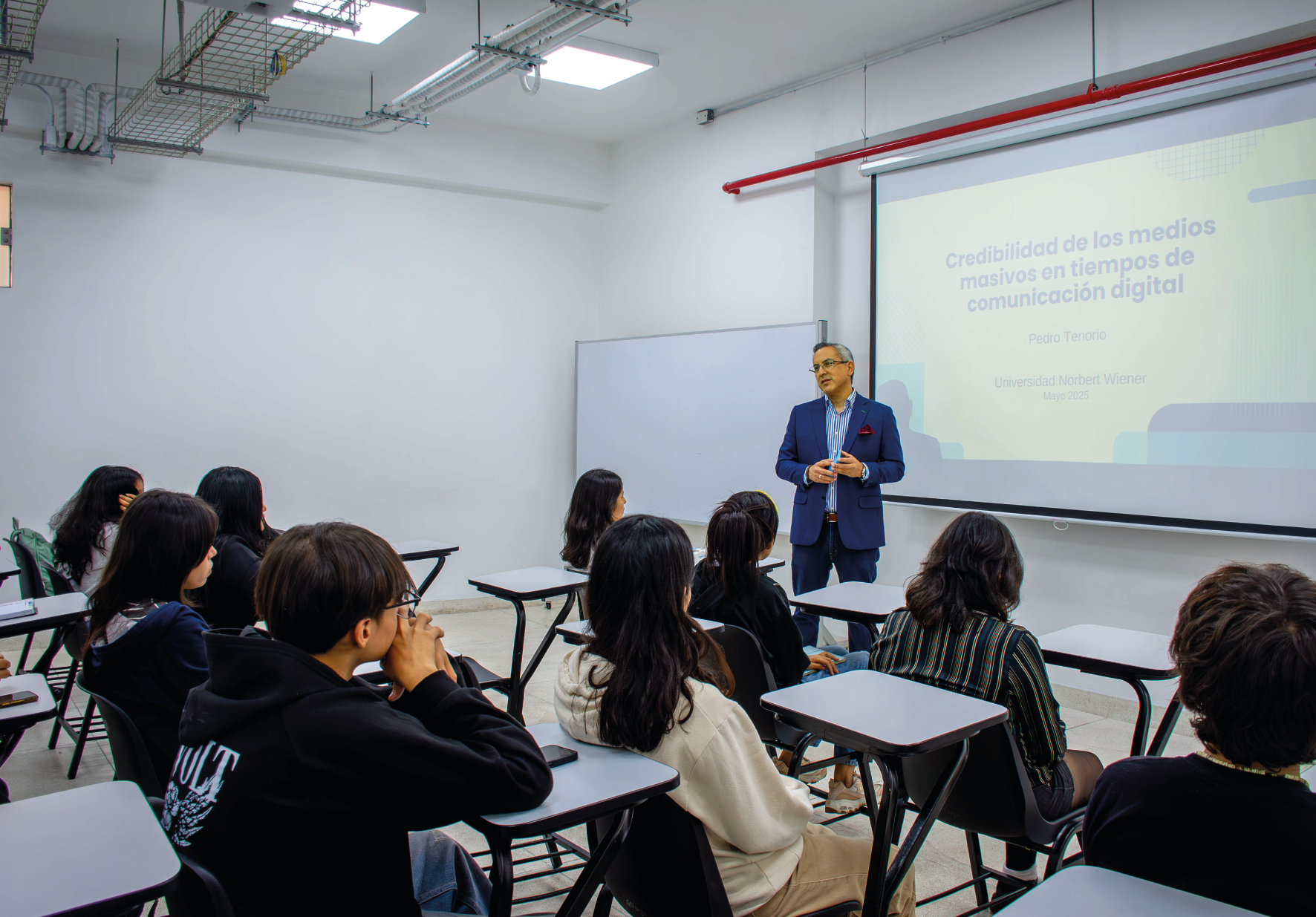 PEDRO TENORIO OFRECIÓ CLASE MAGISTRAL A ESTUDIANTES DEL NUEVO PROGRAMA DE COMUNICACIÓN EN MEDIOS DIGITALES DE LA UNIVERSIDAD NORBERT WIENER