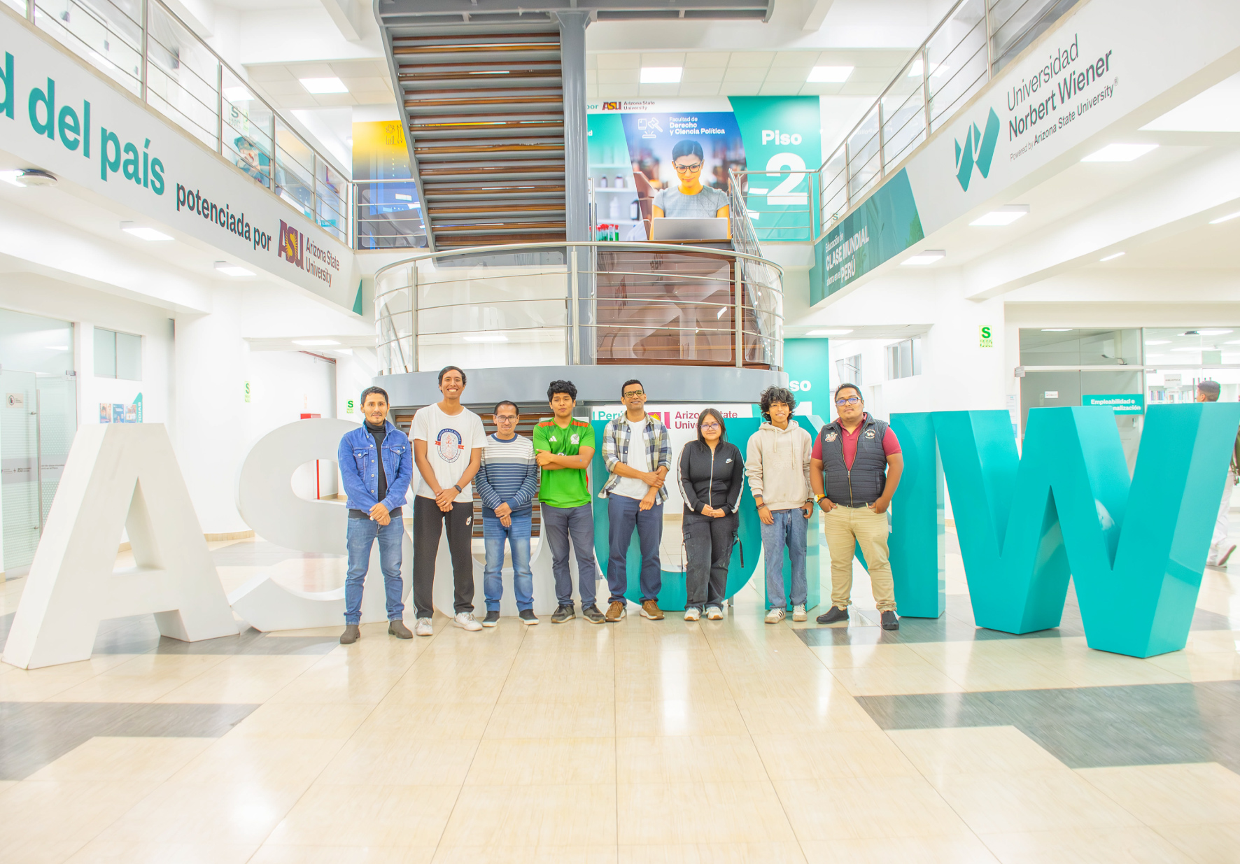 GERENTE DE PROLIMA Y COORDINADOR ACADÉMICO DEL PROGRAMA DE ARQUITECTURA DE WIENER OFRECIÓ CLASE INTRODUCTORIA A ESTUDIANTES DEL PRIMER CICLO