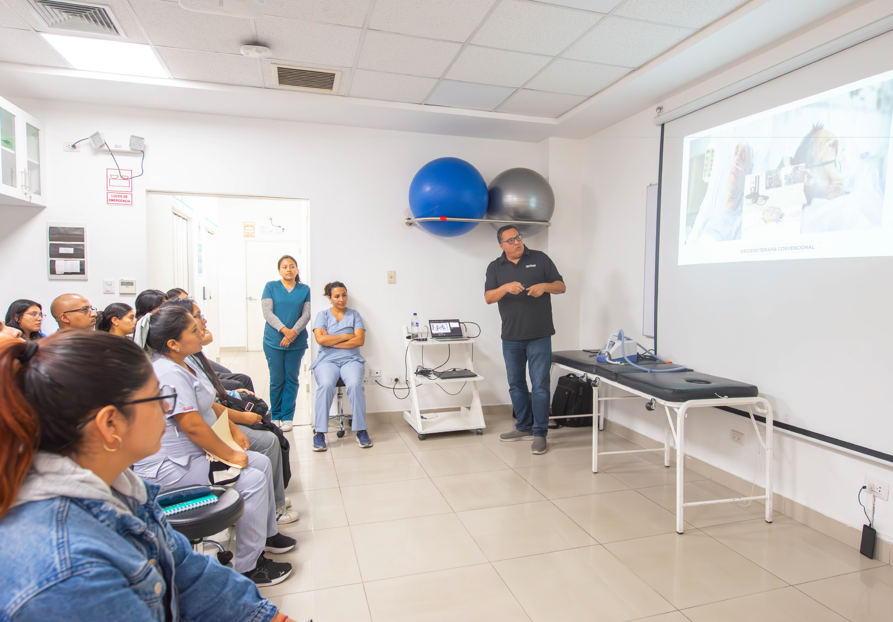 ESPECIALISTA EN CUIDADOS INTENSIVOS Y MEDICINA DEL SUEÑO DE LA NBRC DICTÓ TALLER DIRIGIDO A ESTUDIANTES DE LA UNIVERSIDAD NORBERT WIENER
