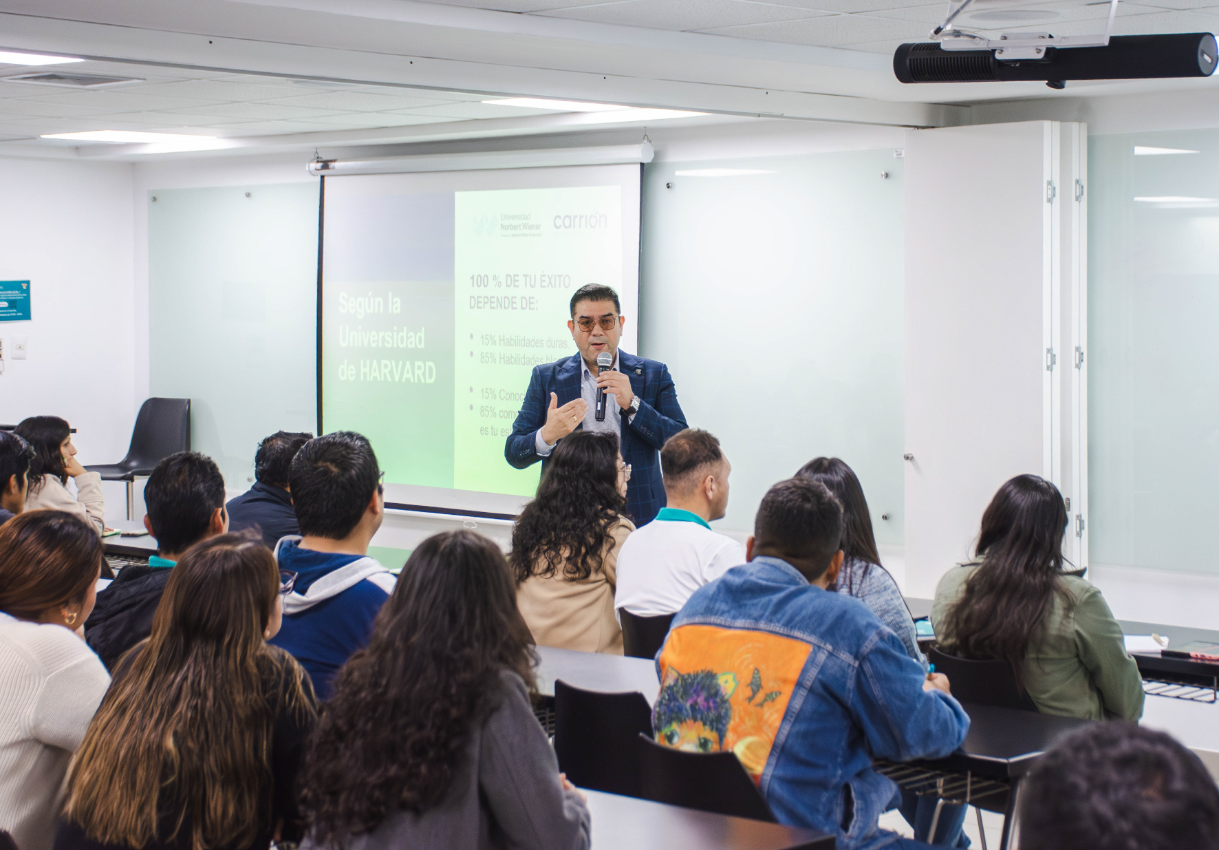ASESORES DE VENTAS DE LA UNIVERSIDAD NORBERT WIENER PARTICIPARON EN TALLER DE CAPACITACIÓN DICTADA POR EL VICEPRESIDENTE EJECUTIVO, ING. ENRIQUE HORNA HORNA