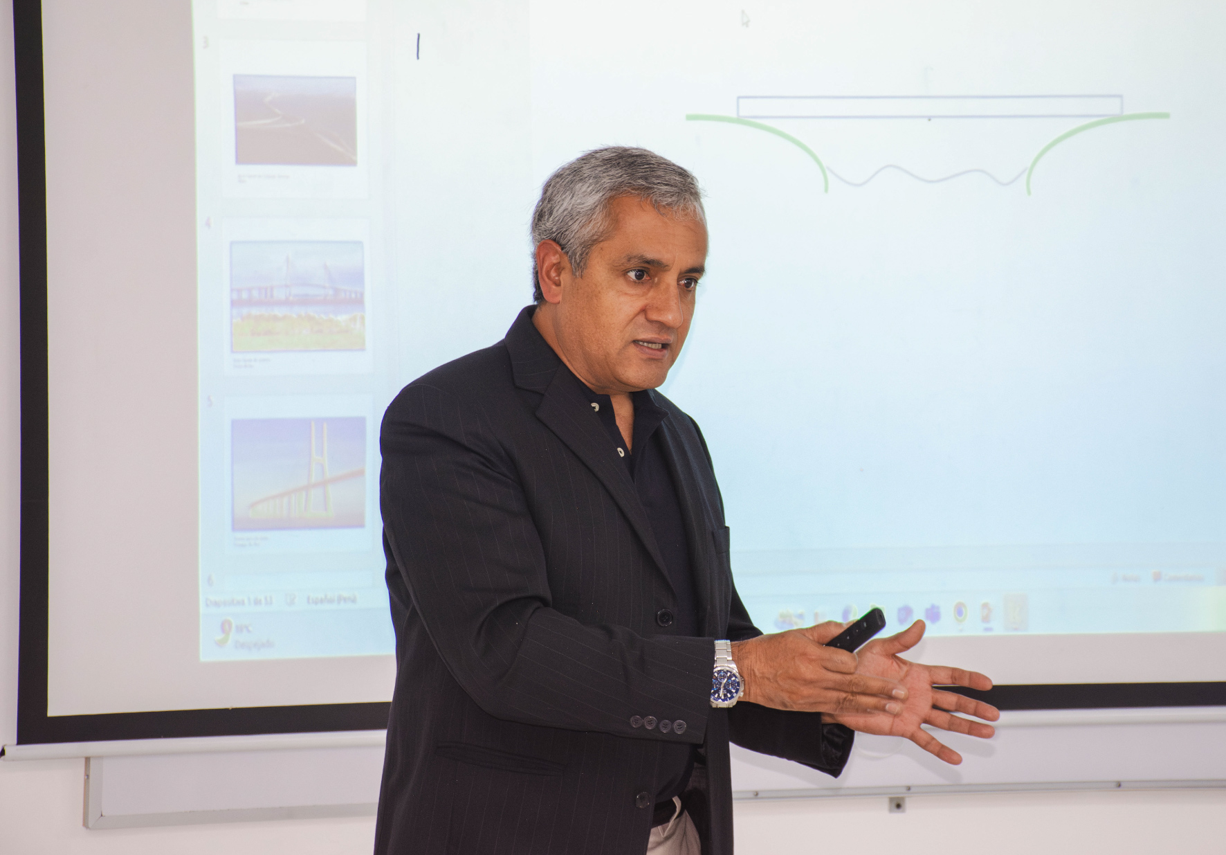 ENRIQUE MONTESINOS, DOCENTE EMBLEMÁTICO DEL PROGRAMA ACADÉMICO DE INGENIERÍA CIVIL DE LA UNW, AFIRMA QUE NUESTROS EGRESADOS PODRÁN DESEMPEÑARSE EN TODAS LAS RAMAS DE LA INGENIERÍA CIVIL