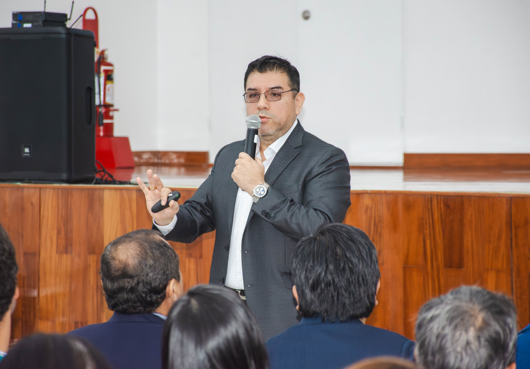 VICEPRESIDENTE EJECUTIVO DE LA UNIVERSIDAD NORBERT WIENER, ING. ENRIQUE HORNA, DICTÓ TALLER SOBRE LIDERAZGO