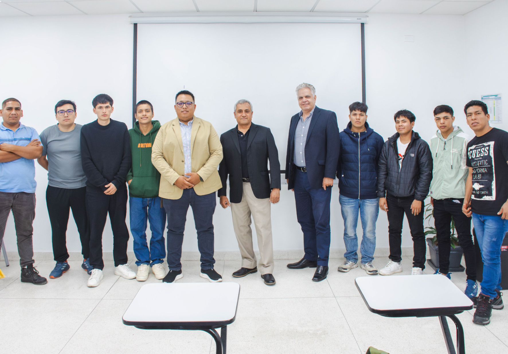 ENRIQUE MONTESINOS, DOCENTE EMBLEMÁTICO DEL PROGRAMA ACADÉMICO DE INGENIERÍA CIVIL DE LA UNW, AFIRMA QUE NUESTROS EGRESADOS PODRÁN DESEMPEÑARSE EN TODAS LAS RAMAS DE LA INGENIERÍA CIVIL