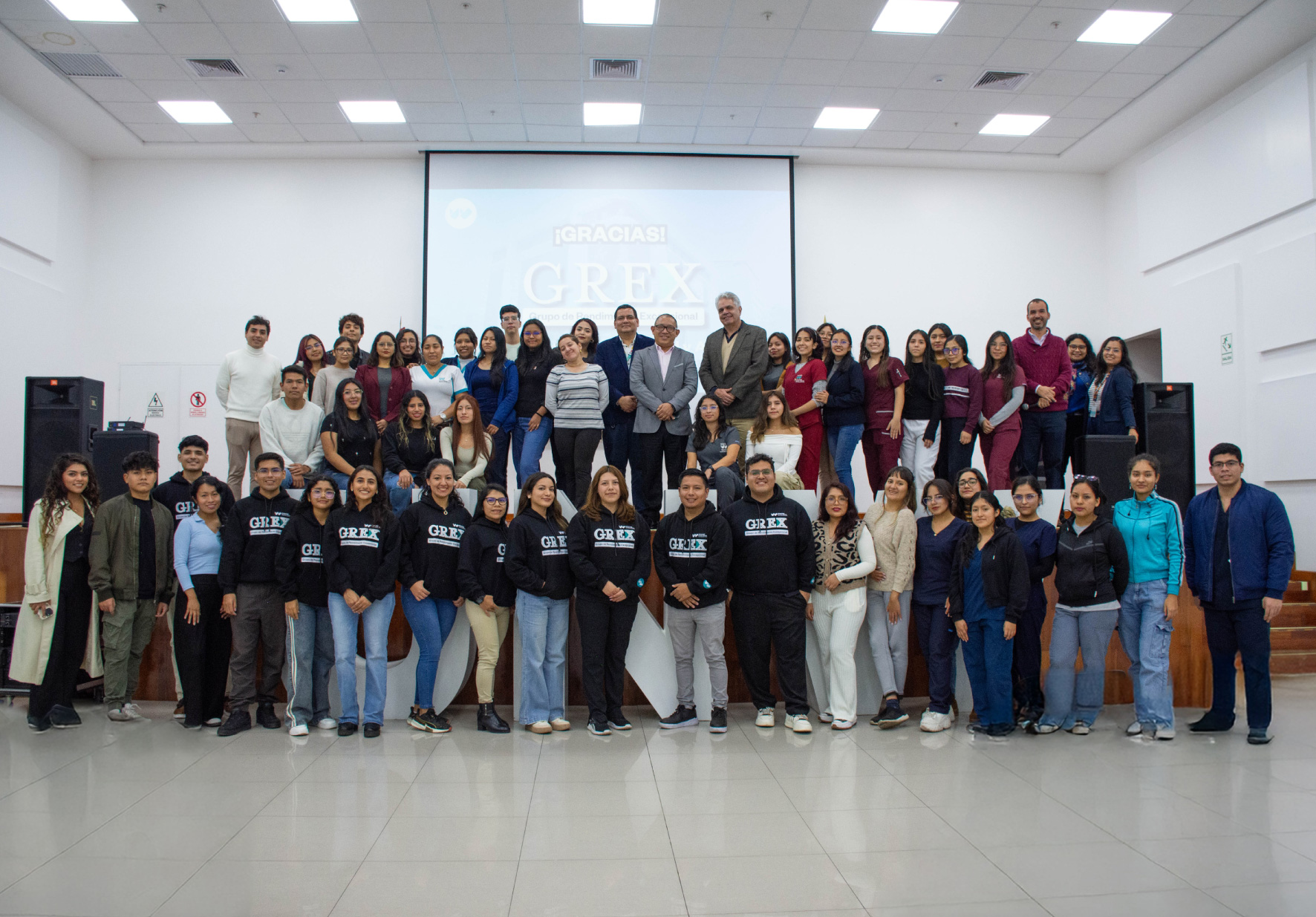 DIRECTIVOS DE LA UNIVERSIDAD NORBERT WIENER PRESENTARON A LOS INTEGRANTES DEL GRUPO DE RENDIMIENTO EXCEPCIONAL WIENER 2025