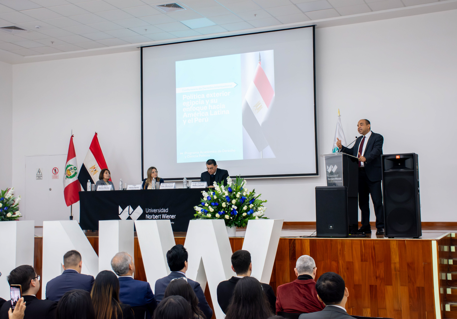 EMBAJADOR DE EGIPTO EN EL PERÚ DICTÓ MAGISTRAL CONFERENCIA EN LA UNIVERSIDAD NORBERT WIENER SOBRE POLÍTICA EXTERIOR EGIPCIA Y SU ENFOQUE HACIA AMÉRICA LATINA